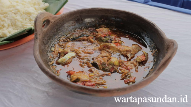 Bau Peapi: Hidangan Ikan Berkuah Asam Pedas